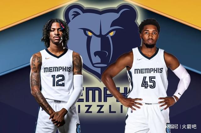 为国出战14次打进1球，尹鸿博获得印有19号的国足纪念球衣（尹鸿博获国足19号纪念球衣：14次出场打入1球）