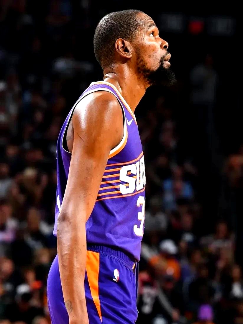 德转列中锋身价榜：哈兰德1.8亿欧居首，姆巴佩第二（德转中锋身价榜：哈兰德1.8亿欧领跑，姆巴佩居次）