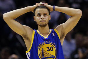 英超前瞻：维拉取分势头强盛，狼队长期低迷仍不见缓和迹象（英超前瞻：维拉势头正盛，狼队颓势难止）